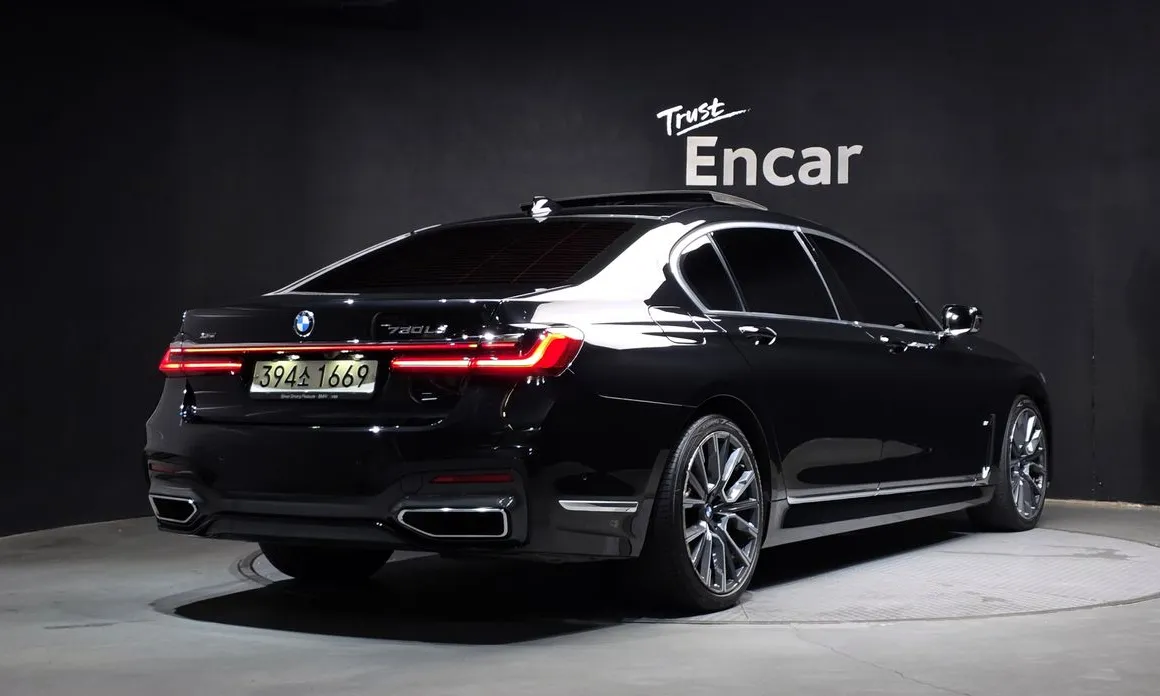 BMW 7-Series