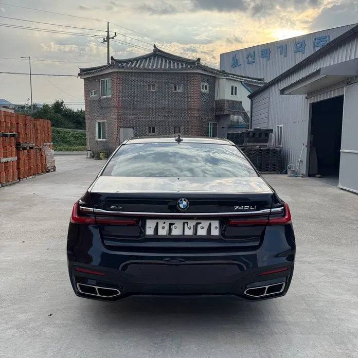 BMW 7-Series