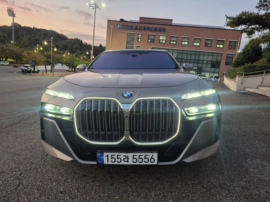 BMW 7-Series