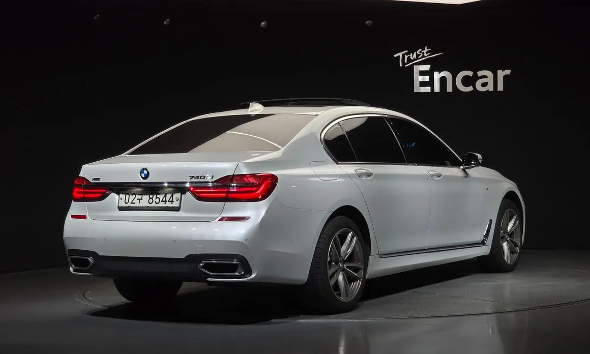 BMW 7-Series