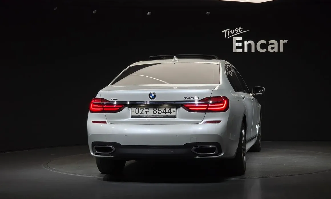 BMW 7-Series