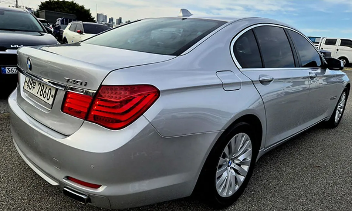 BMW 7-Series