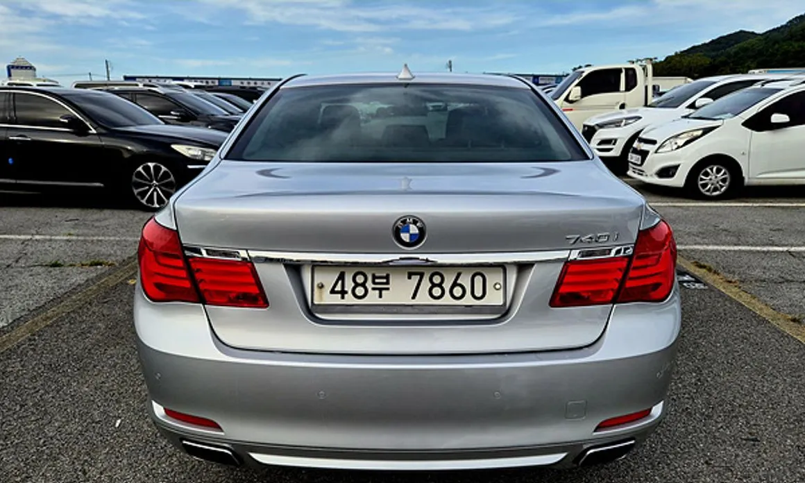 BMW 7-Series