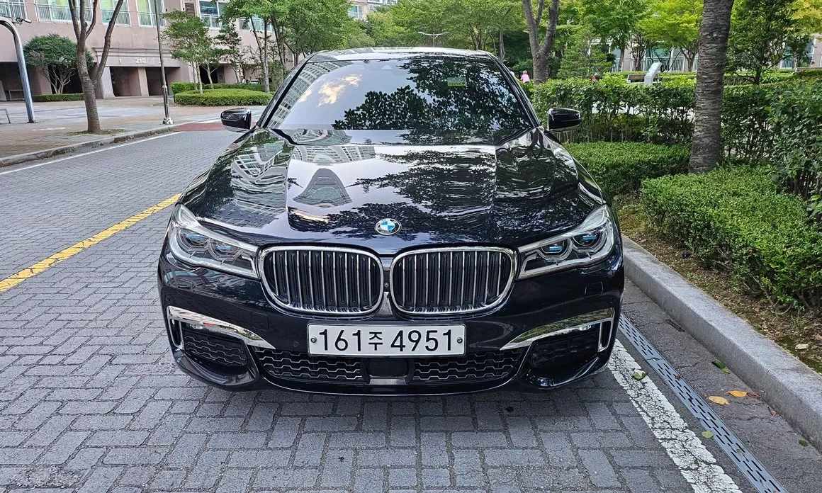 BMW 7-Series
