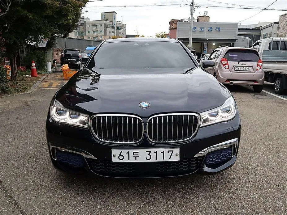 BMW 7-Series