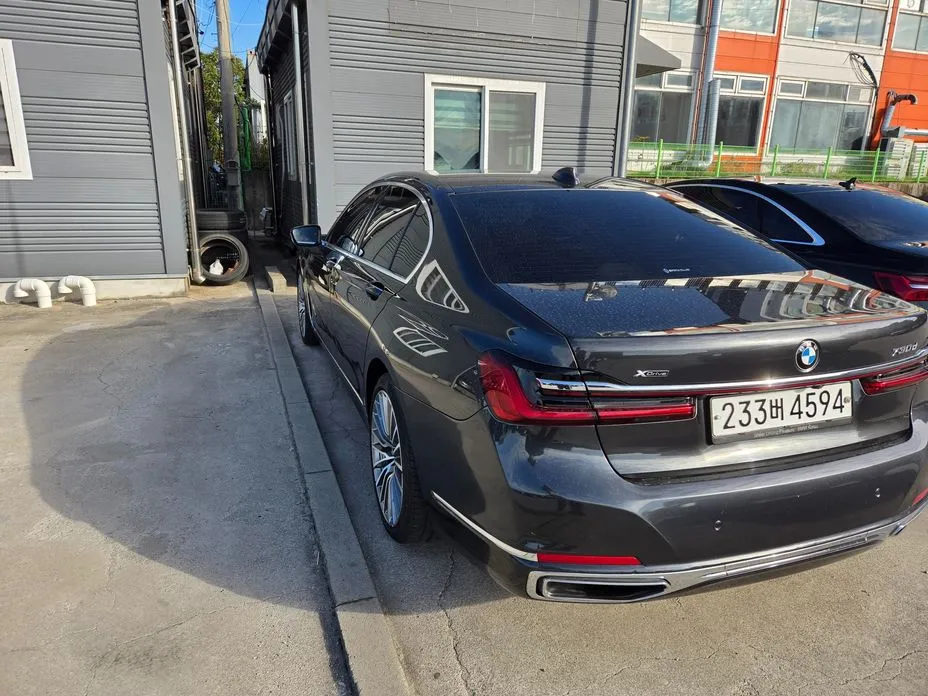 BMW 7-Series