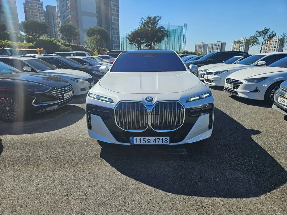 BMW 7-Series