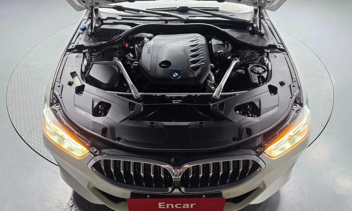 BMW 8-Series