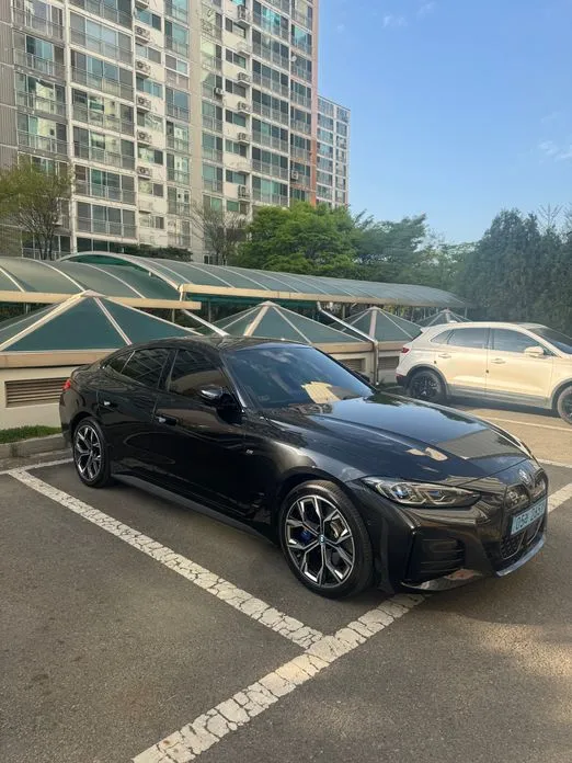 BMW i4