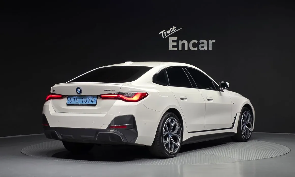 BMW i4