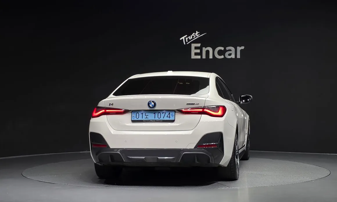 BMW i4
