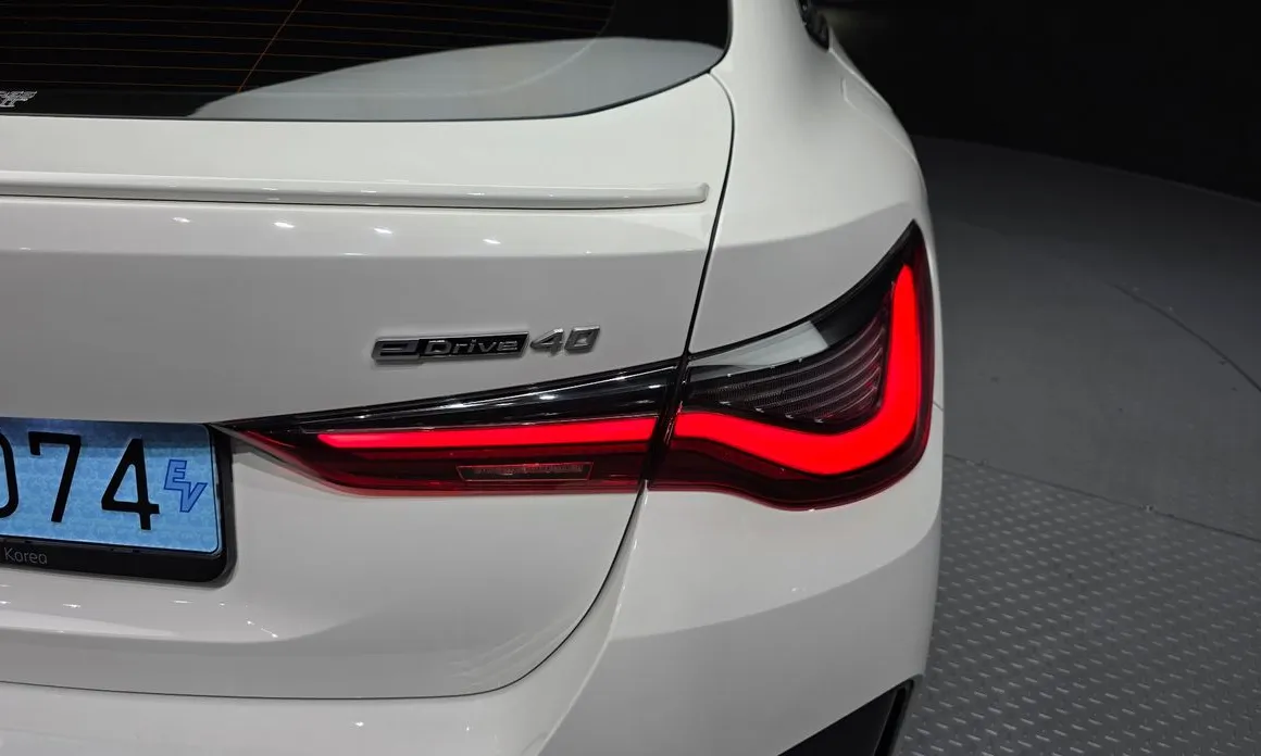 BMW i4
