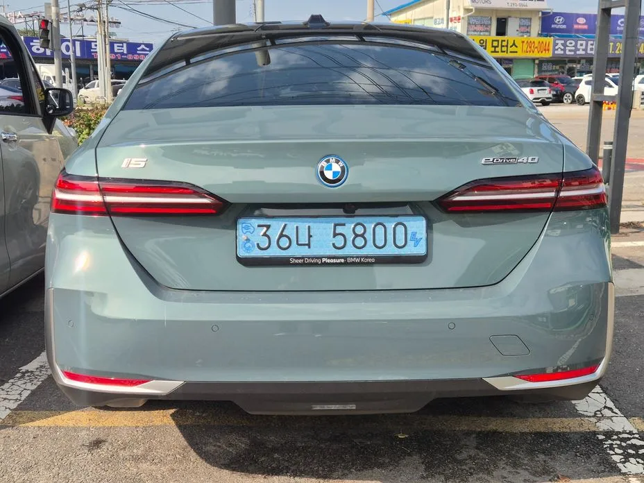 BMW i5
