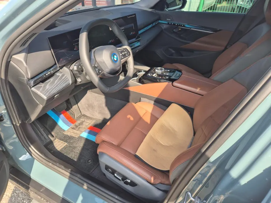 BMW i5