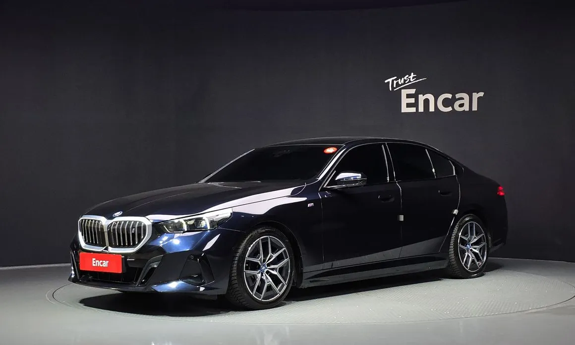 BMW i5