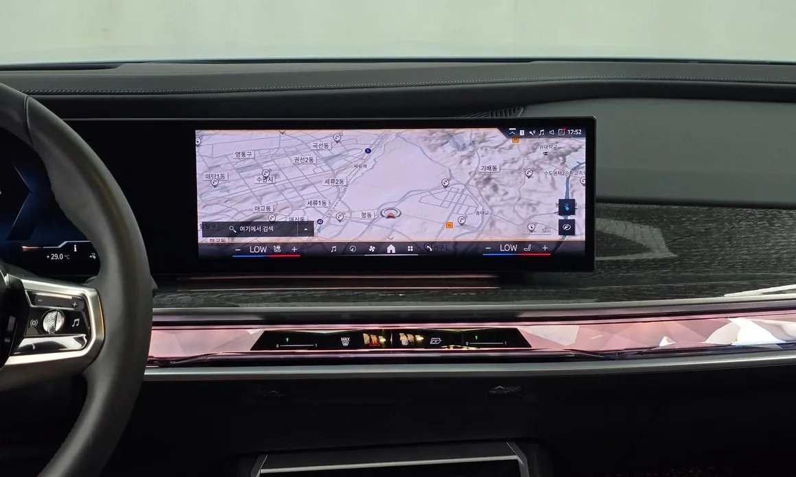 BMW i7