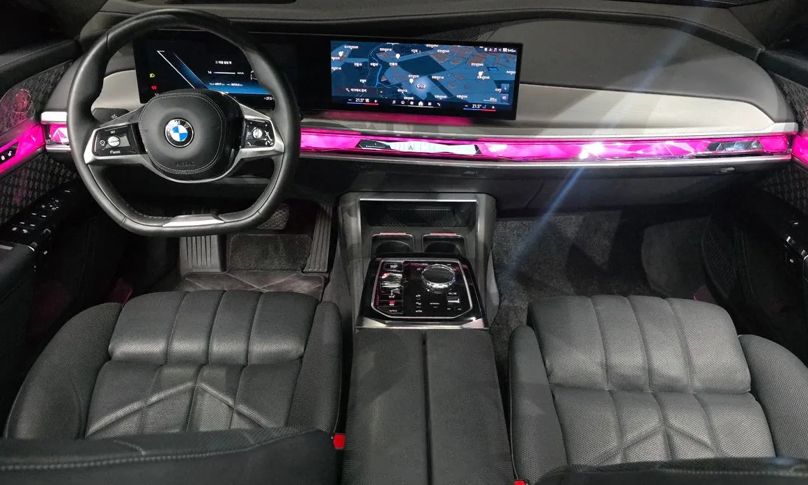 BMW i7