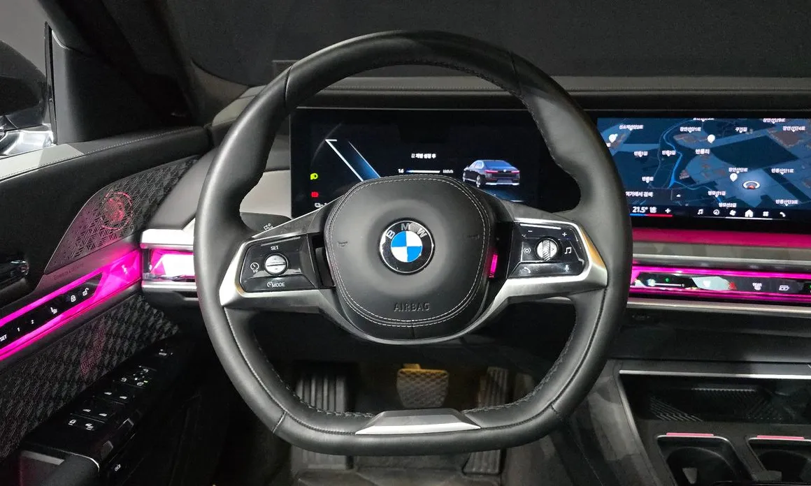 BMW i7
