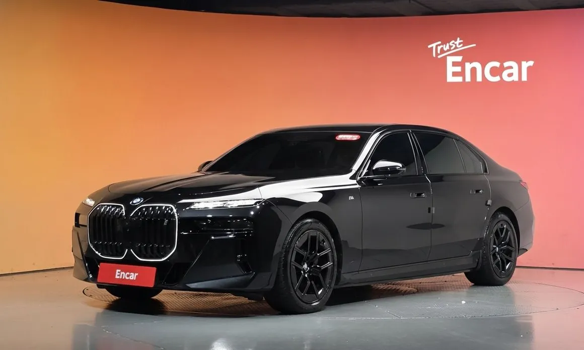 BMW i7
