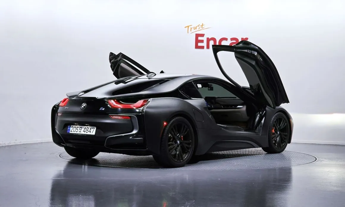 BMW i8