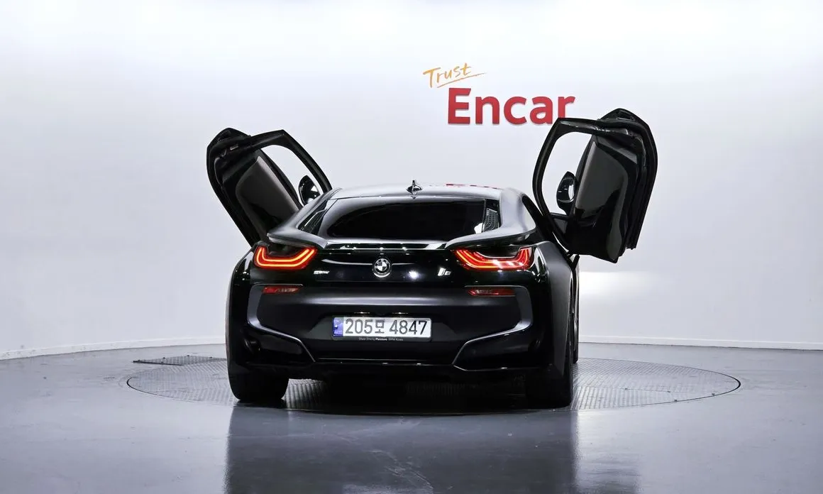BMW i8