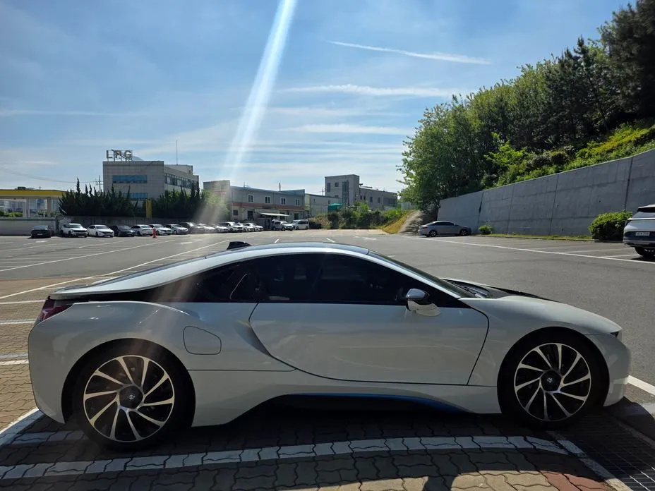 BMW i8