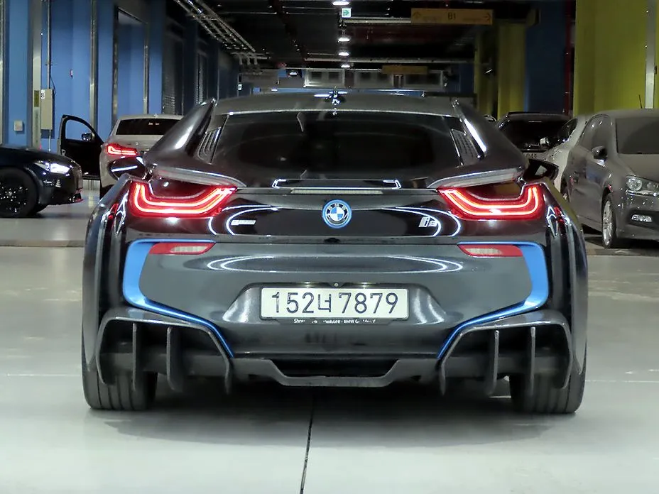 BMW i8