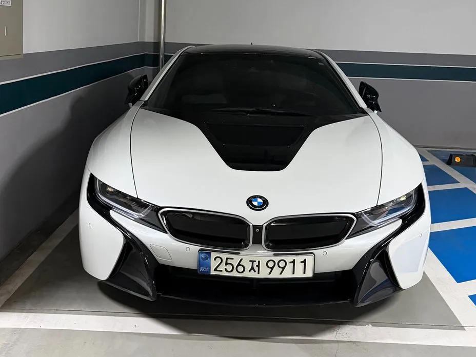 BMW i8
