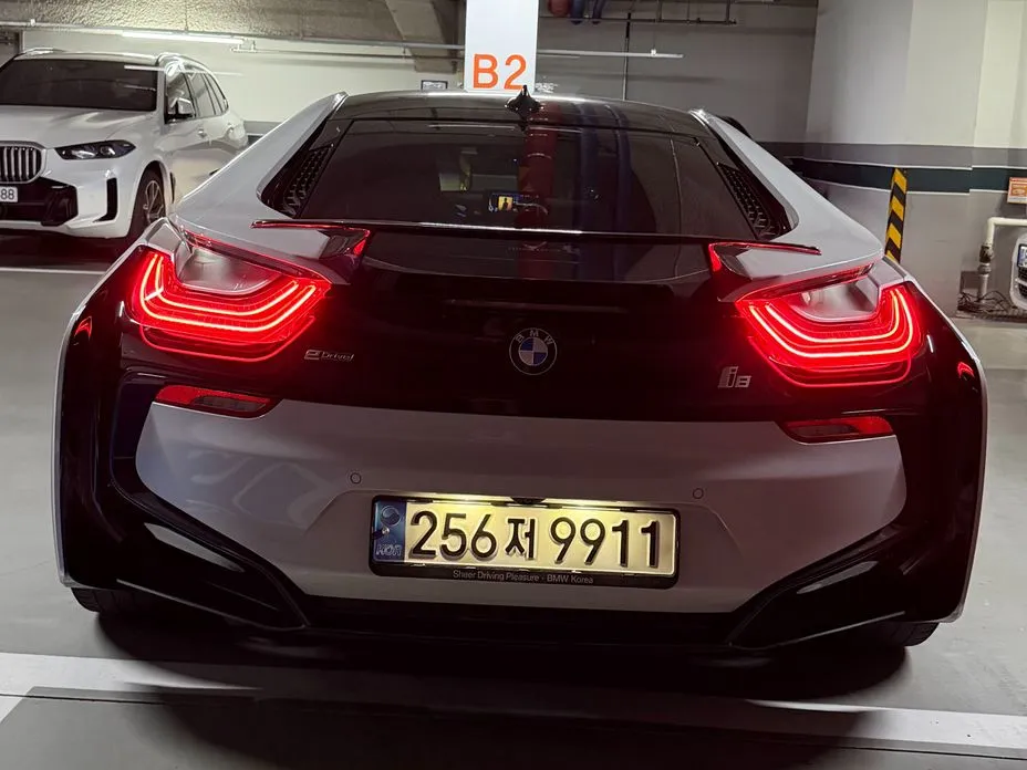 BMW i8