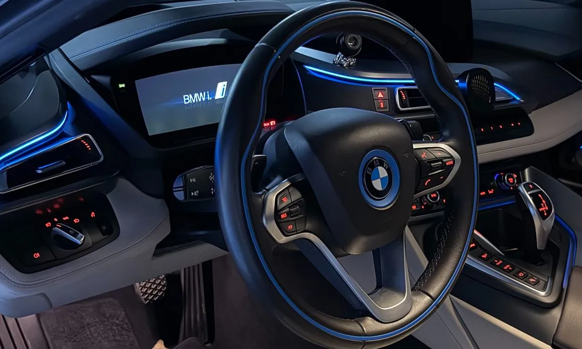 BMW i8