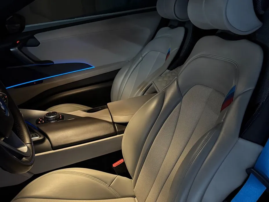 BMW i8