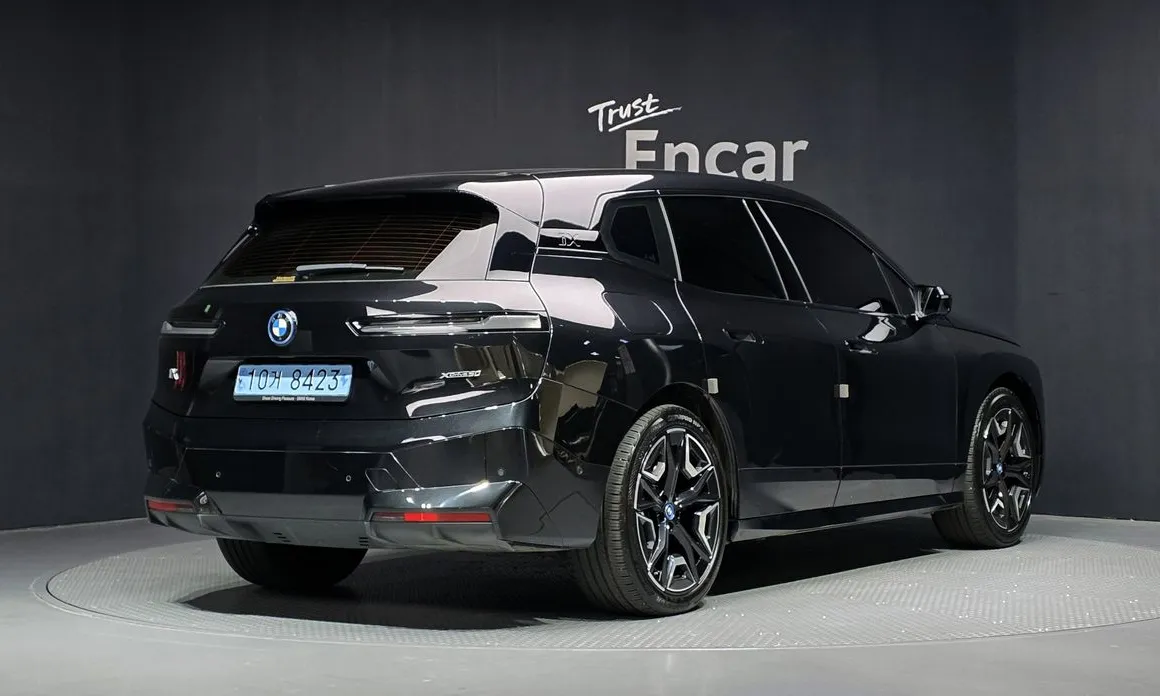 BMW iX