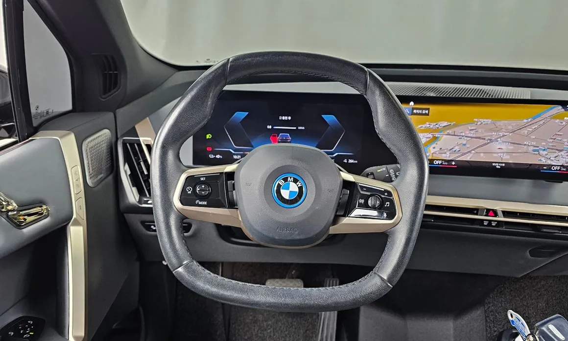 BMW iX