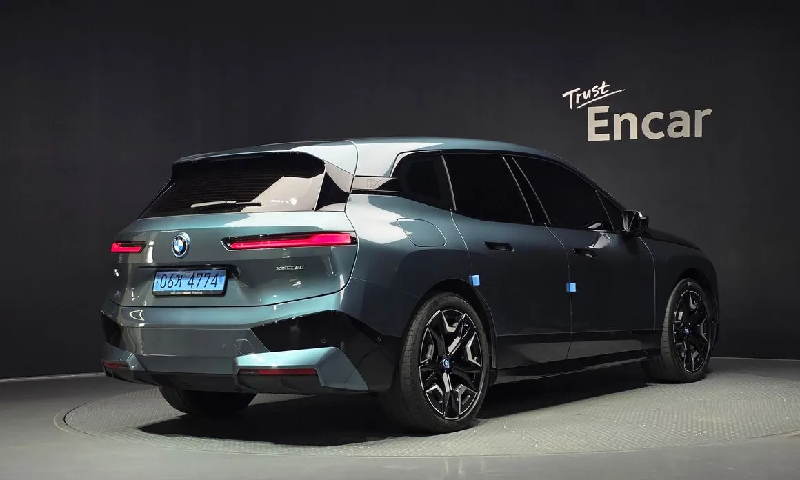 BMW iX