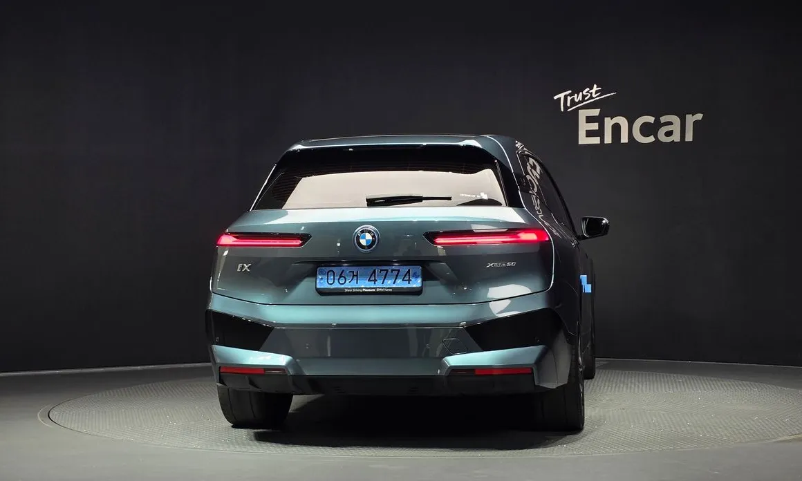 BMW iX