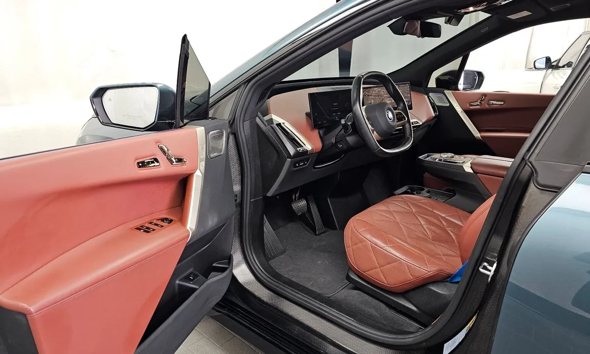 BMW iX