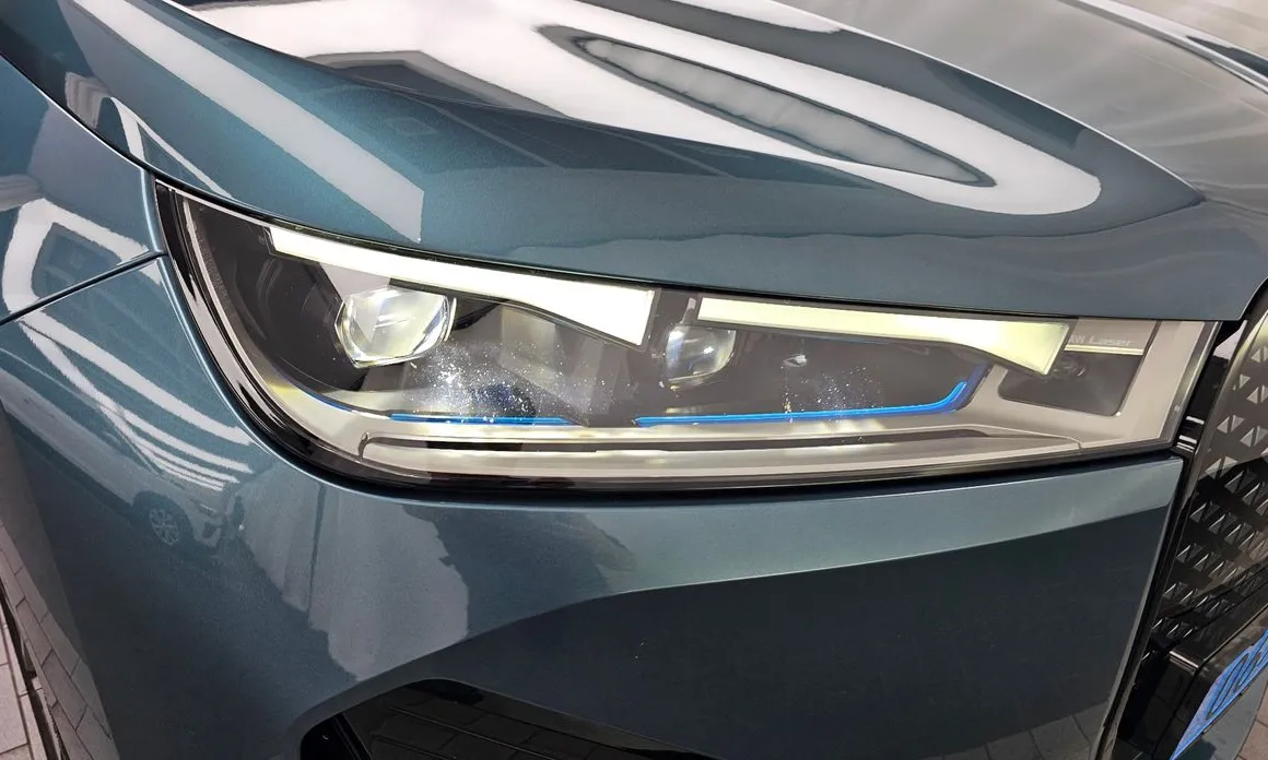 BMW iX