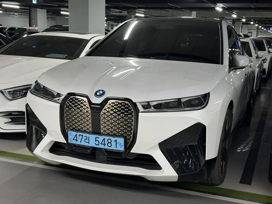 BMW iX