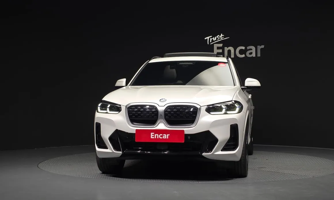 BMW iX3
