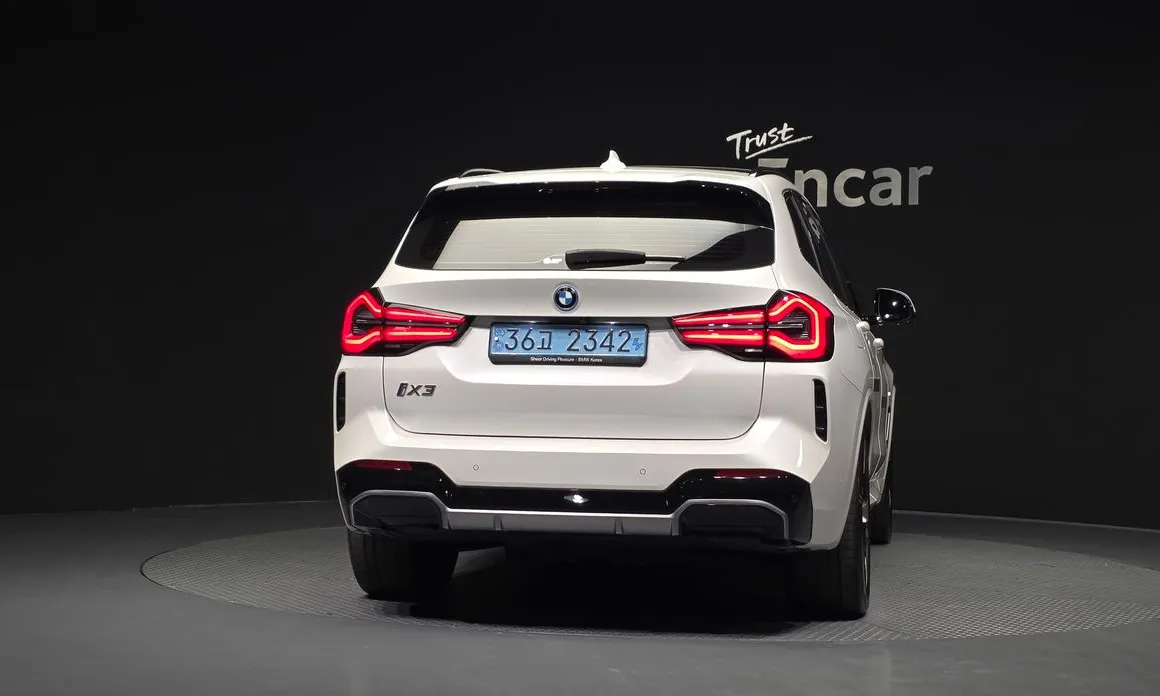 BMW iX3