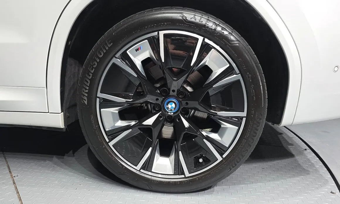 BMW iX3