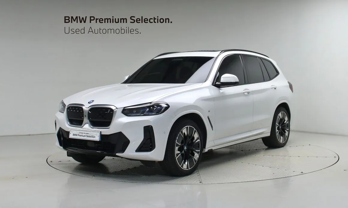 BMW iX3