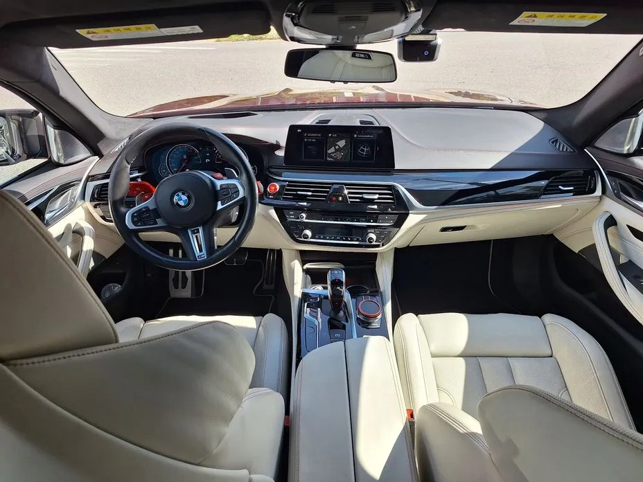 BMW M5