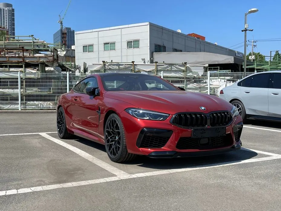 BMW M8