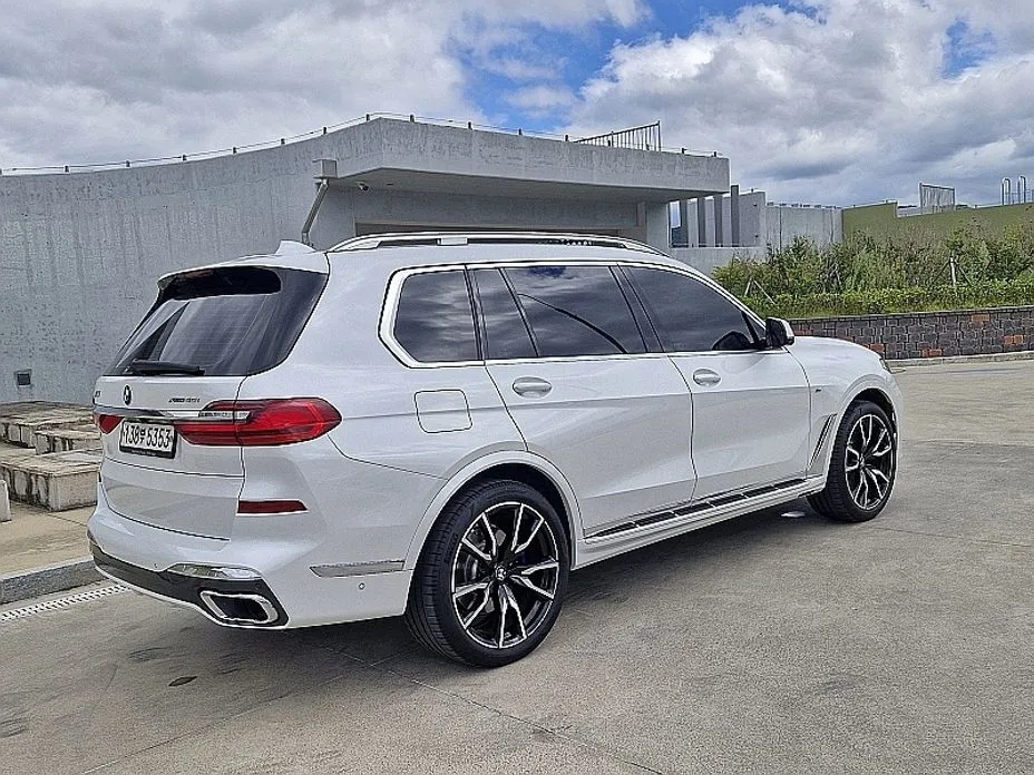 BMW X7