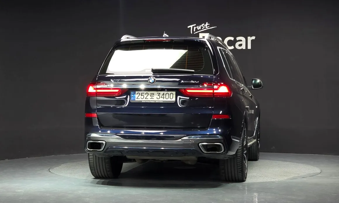 BMW X7