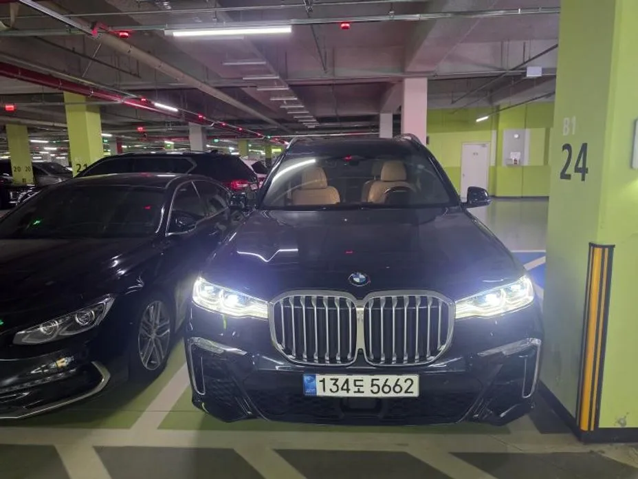 BMW X7