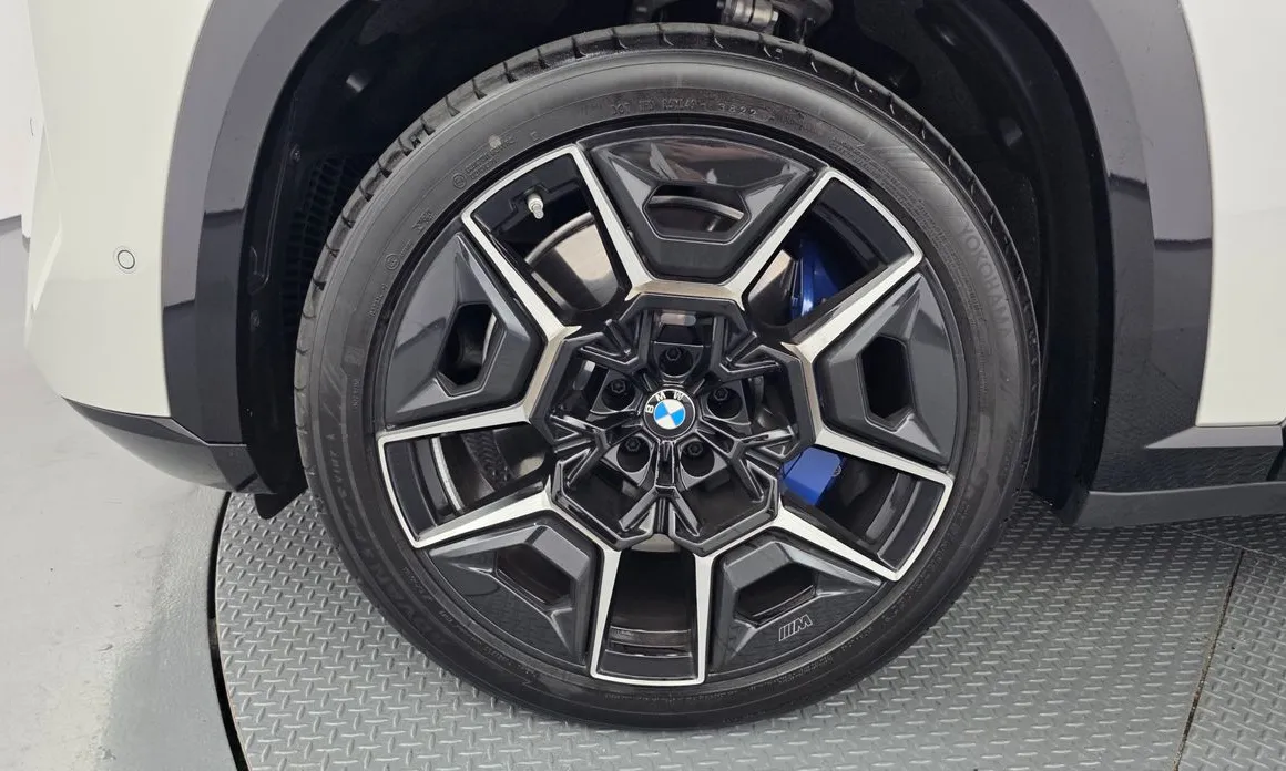 BMW XM