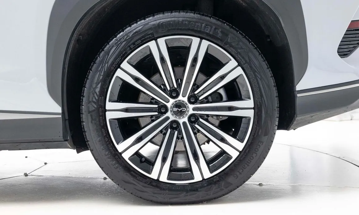 BYD Sealion 7