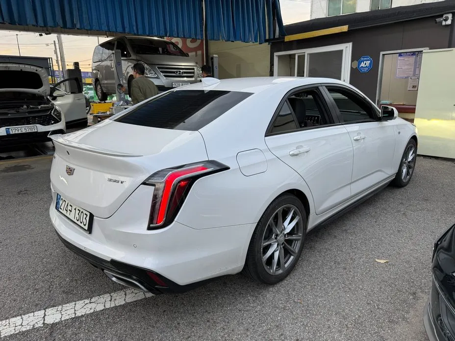 Cadillac CT4
